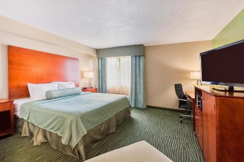AmericInn by Wyndham Des Moines Airport image 18