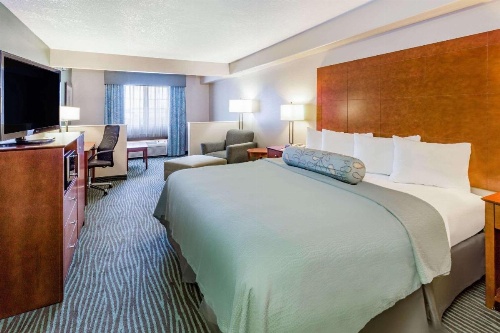 AmericInn by Wyndham Des Moines Airport image 26