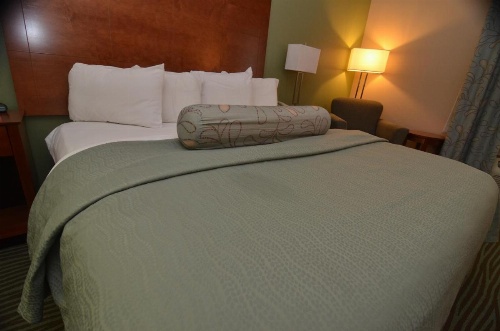 AmericInn by Wyndham Des Moines Airport image 36